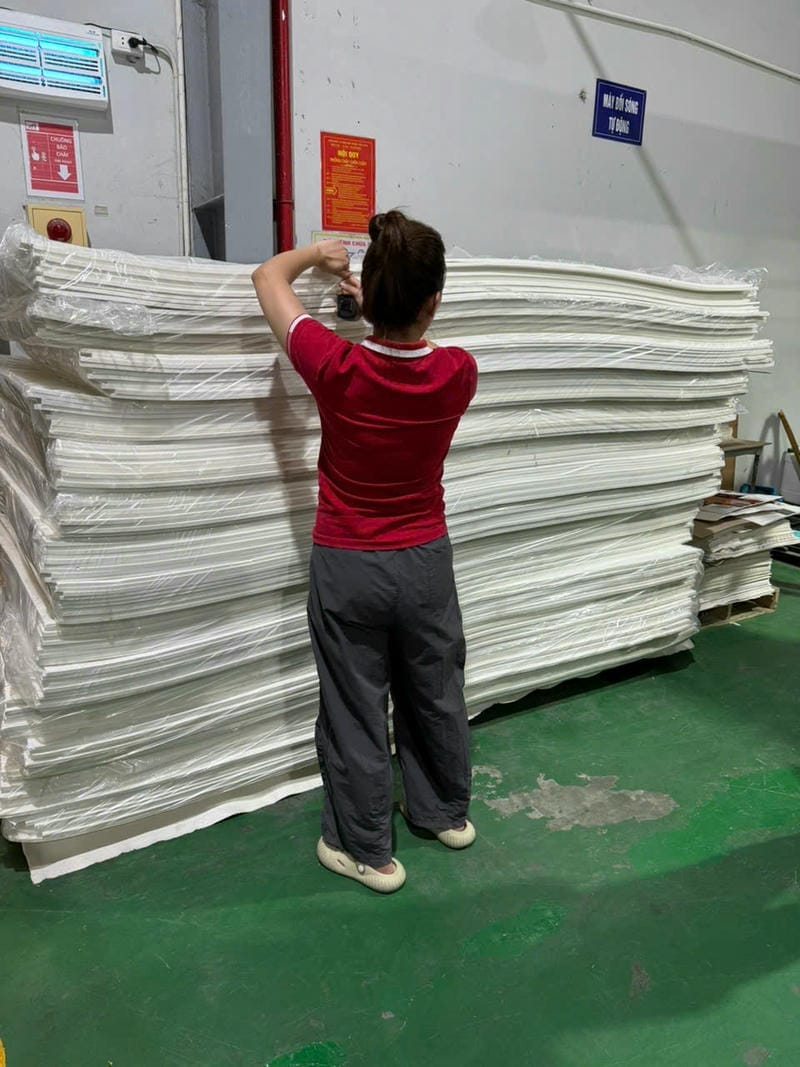 Sàn dân dụng thường dùng 10mm-20mm, sàn kỹ thuật hoặc khu vực tải lớn thường cần